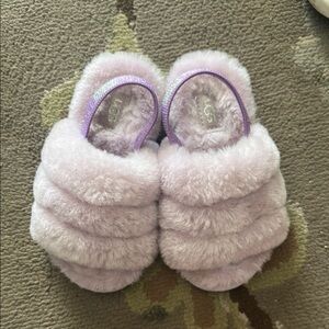 Cozy Ugg girls Lavender Fuzzy Slippers